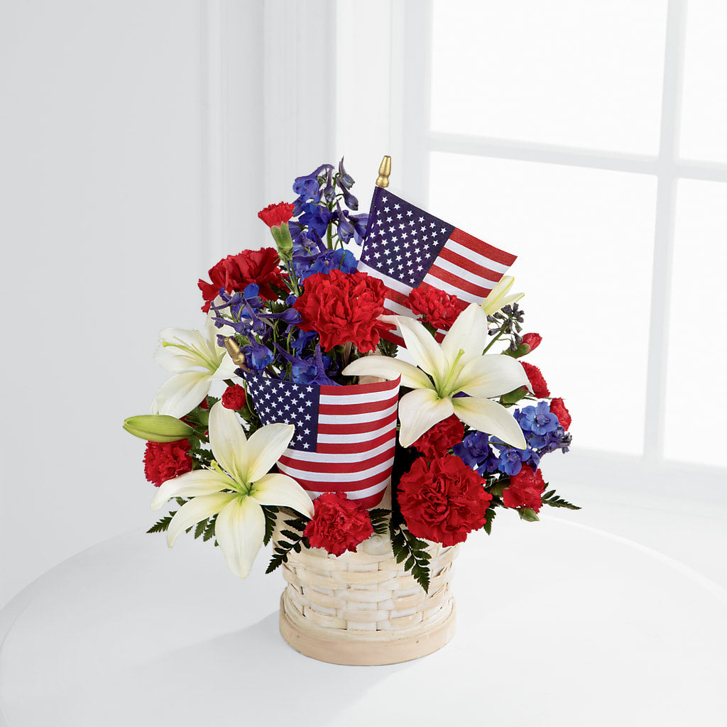 American Glory Bouquet – HOLLOW TREE GIFTS & FLORAL LLC, Cascade IA