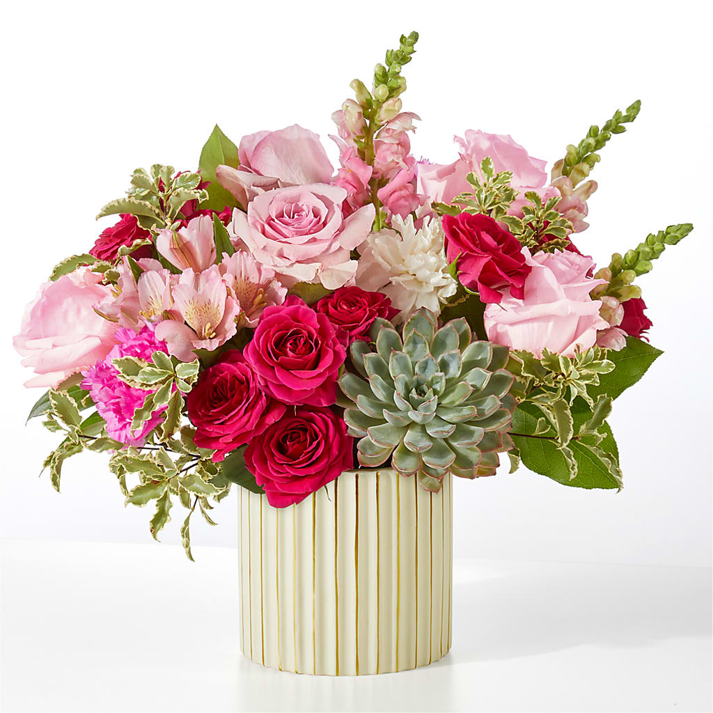 Magenta Musings Bouquet – HOLLOW TREE GIFTS & FLORAL LLC, Cascade IA