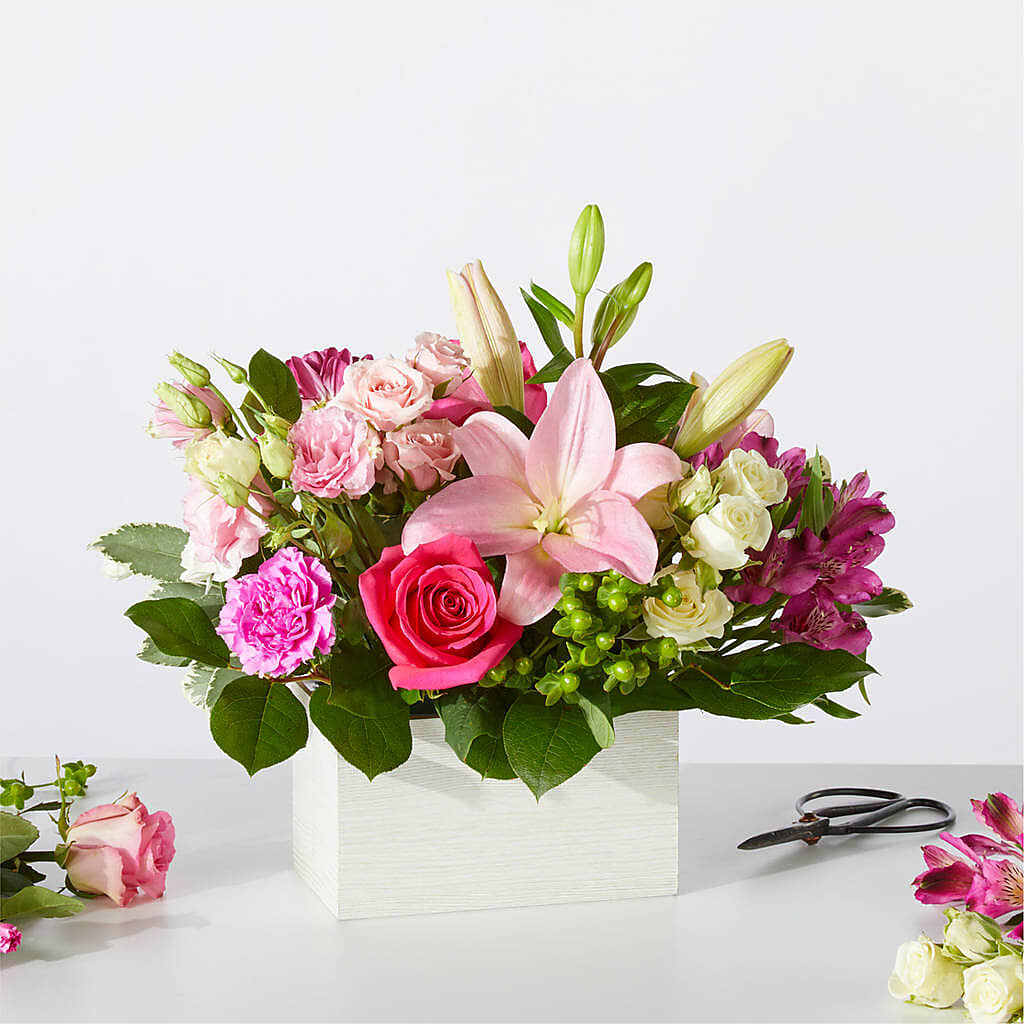 Sweetberry Box – A Florist Original – HOLLOW TREE GIFTS & FLORAL LLC, Cascade IA