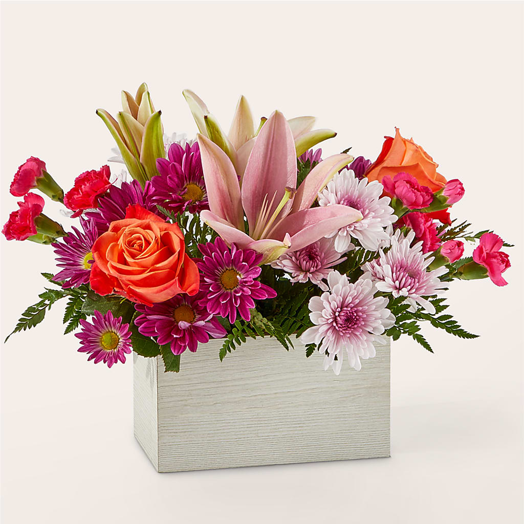 Light of My Life Box Bouquet – HOLLOW TREE GIFTS & FLORAL LLC, Cascade IA