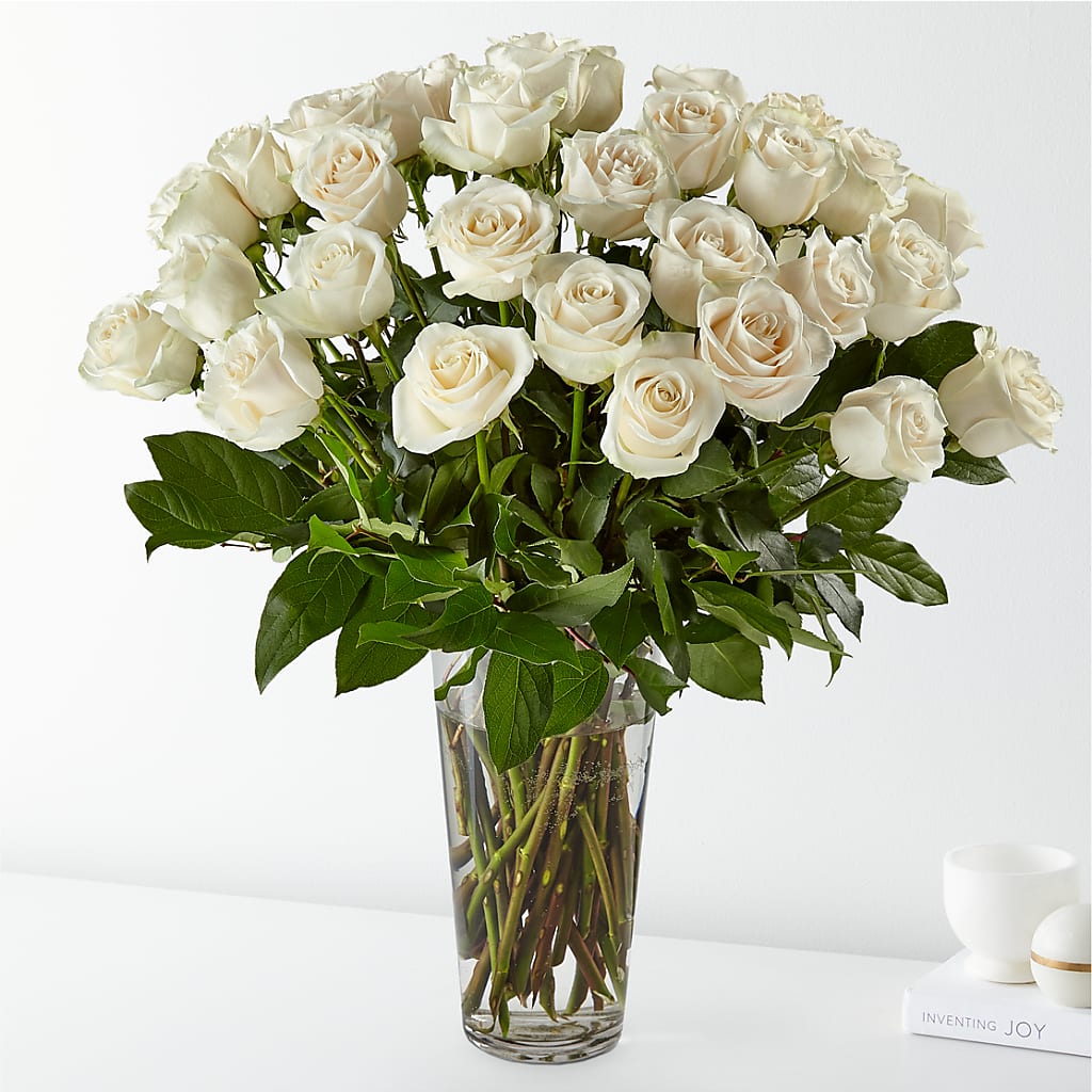 Long Stem White Rose Bouquet – HOLLOW TREE GIFTS & FLORAL LLC, Cascade IA
