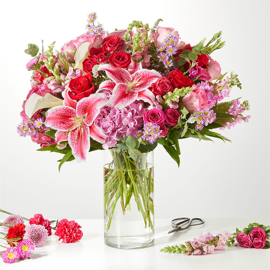 Swooning Over You - A Luxury Florist Original – HOLLOW TREE GIFTS & FLORAL LLC, Cascade IA