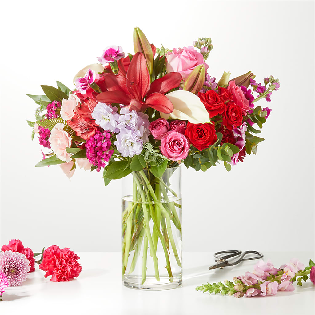 Swooning Over You - A Luxury Florist Original – HOLLOW TREE GIFTS & FLORAL LLC, Cascade IA