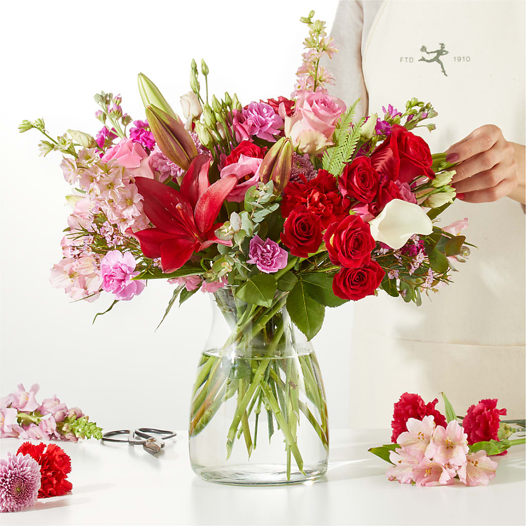 Together Forever - A Florist Original – HOLLOW TREE GIFTS & FLORAL LLC, Cascade IA