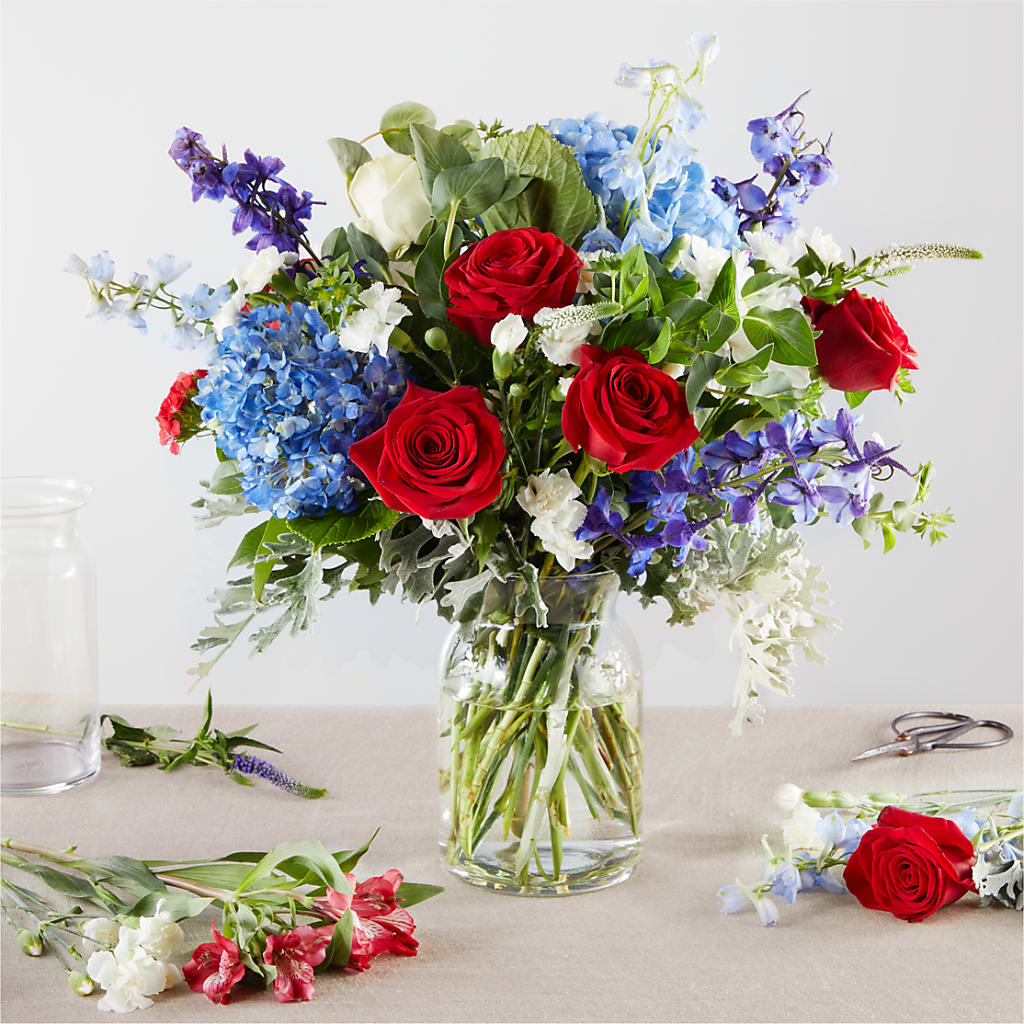 Star Spangled - A Florist Original – HOLLOW TREE GIFTS & FLORAL LLC, Cascade IA