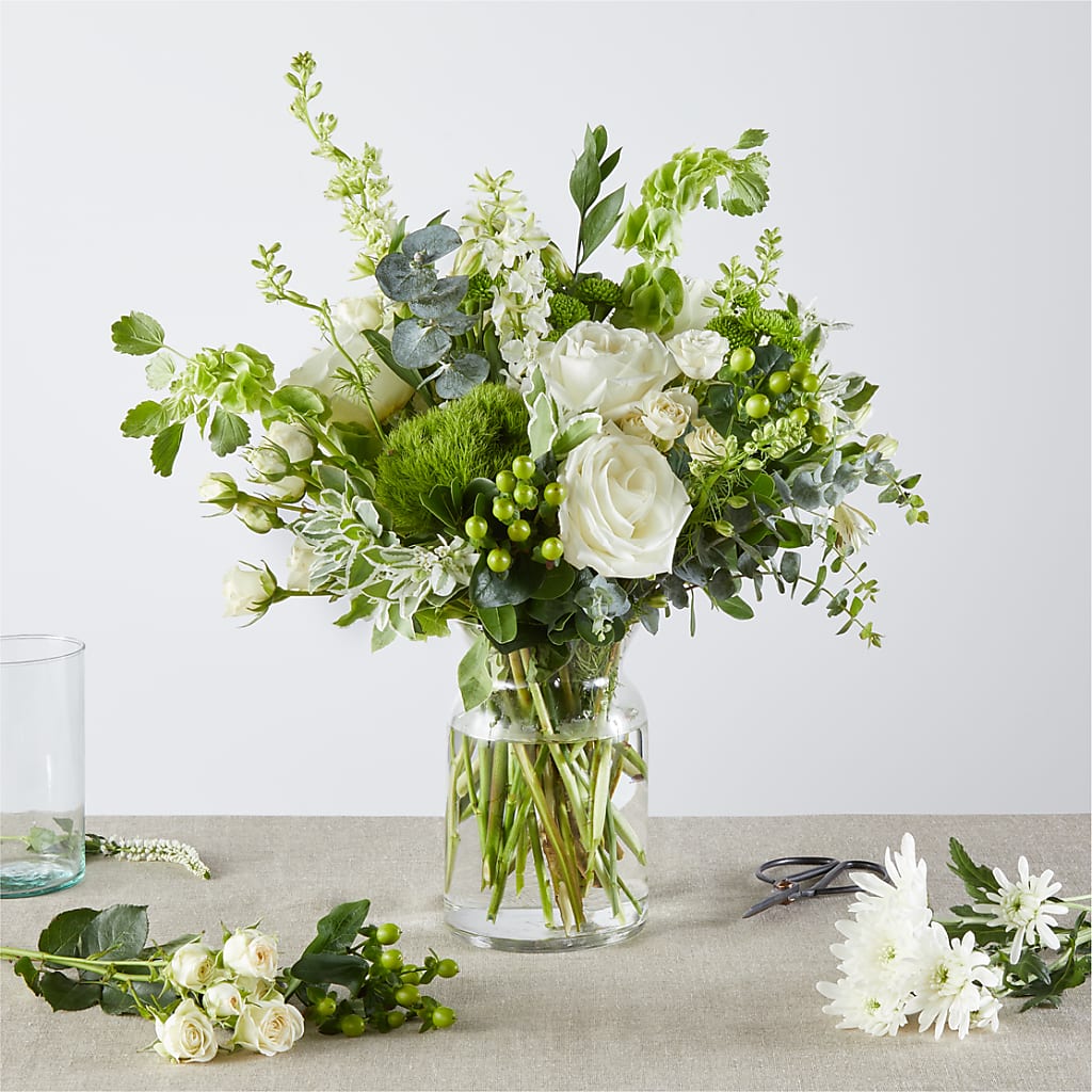 Irish Garden - A Florist Original – HOLLOW TREE GIFTS & FLORAL LLC, Cascade IA