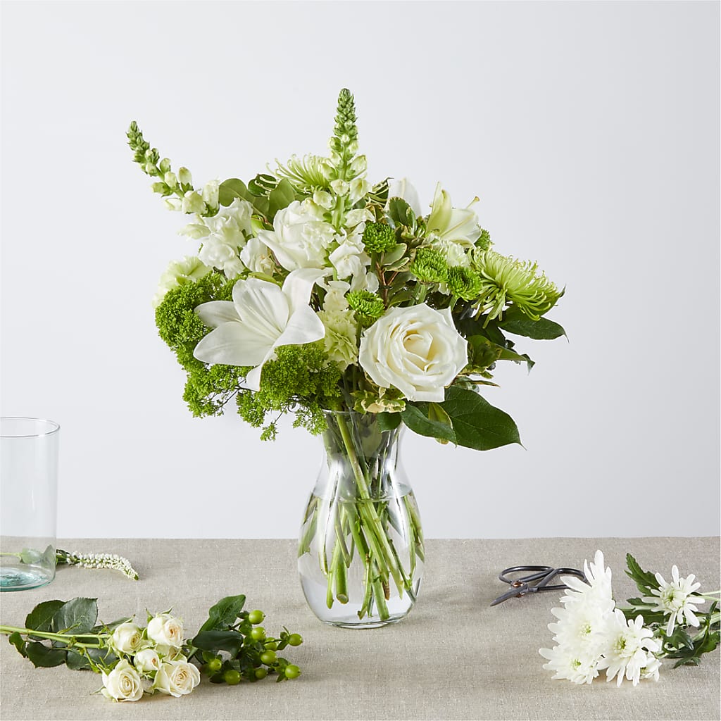 Irish Garden - A Florist Original – HOLLOW TREE GIFTS & FLORAL LLC, Cascade IA