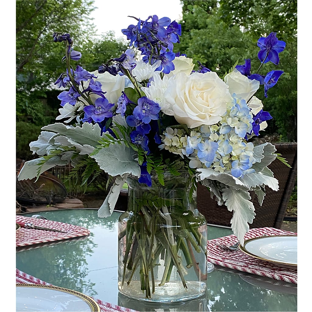Clear Skies Bouquet – HOLLOW TREE GIFTS & FLORAL LLC, Cascade IA