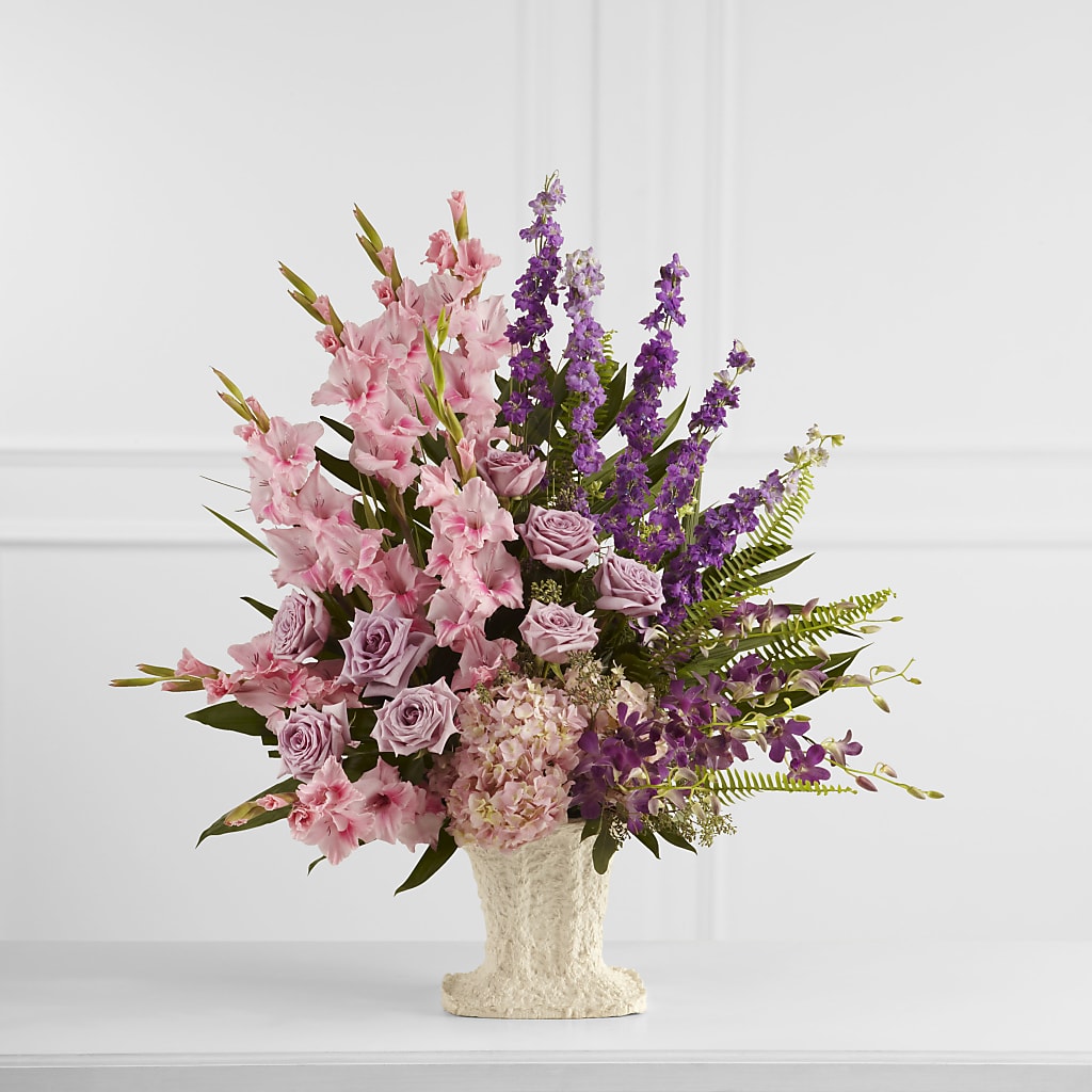 Flowing Garden Arrangement – HOLLOW TREE GIFTS & FLORAL LLC, Cascade IA