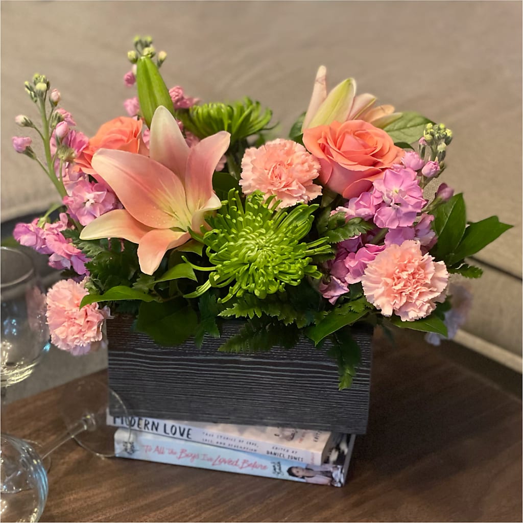 Beautiful Spirit Basket – HOLLOW TREE GIFTS & FLORAL LLC, Cascade IA