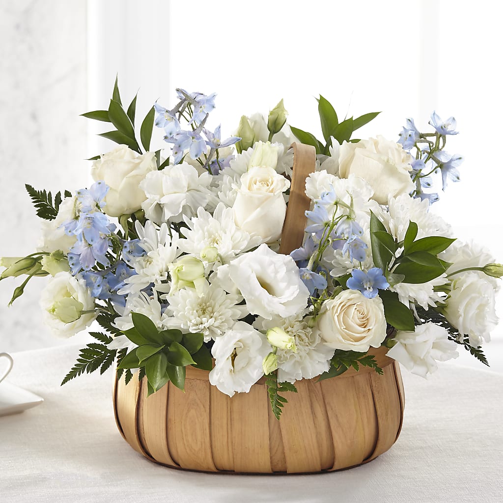 Sincerely Heartfelt Basket – HOLLOW TREE GIFTS & FLORAL LLC, Cascade IA