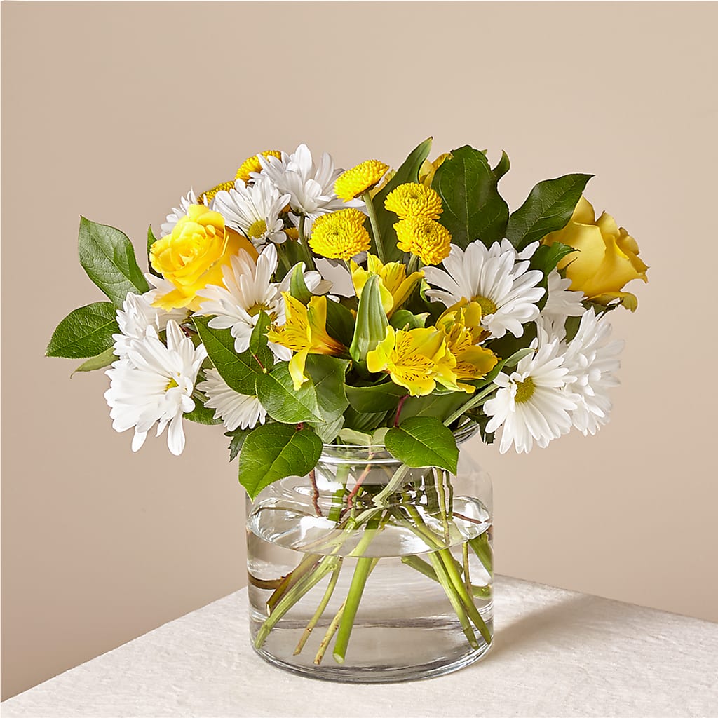 Sunny Sentiments Bouquet – HOLLOW TREE GIFTS & FLORAL LLC, Cascade IA