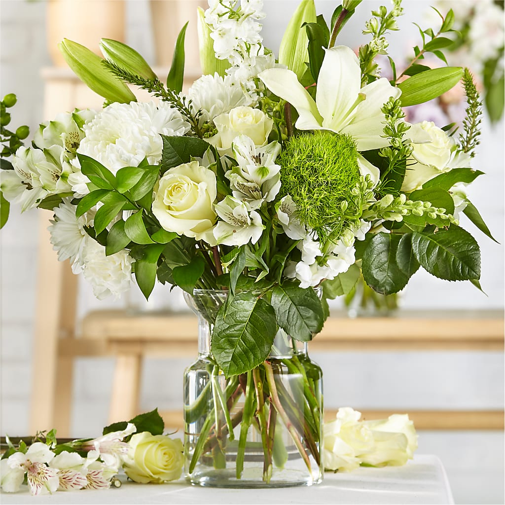 Classic Ivory – A Florist Original – HOLLOW TREE GIFTS & FLORAL LLC, Cascade IA