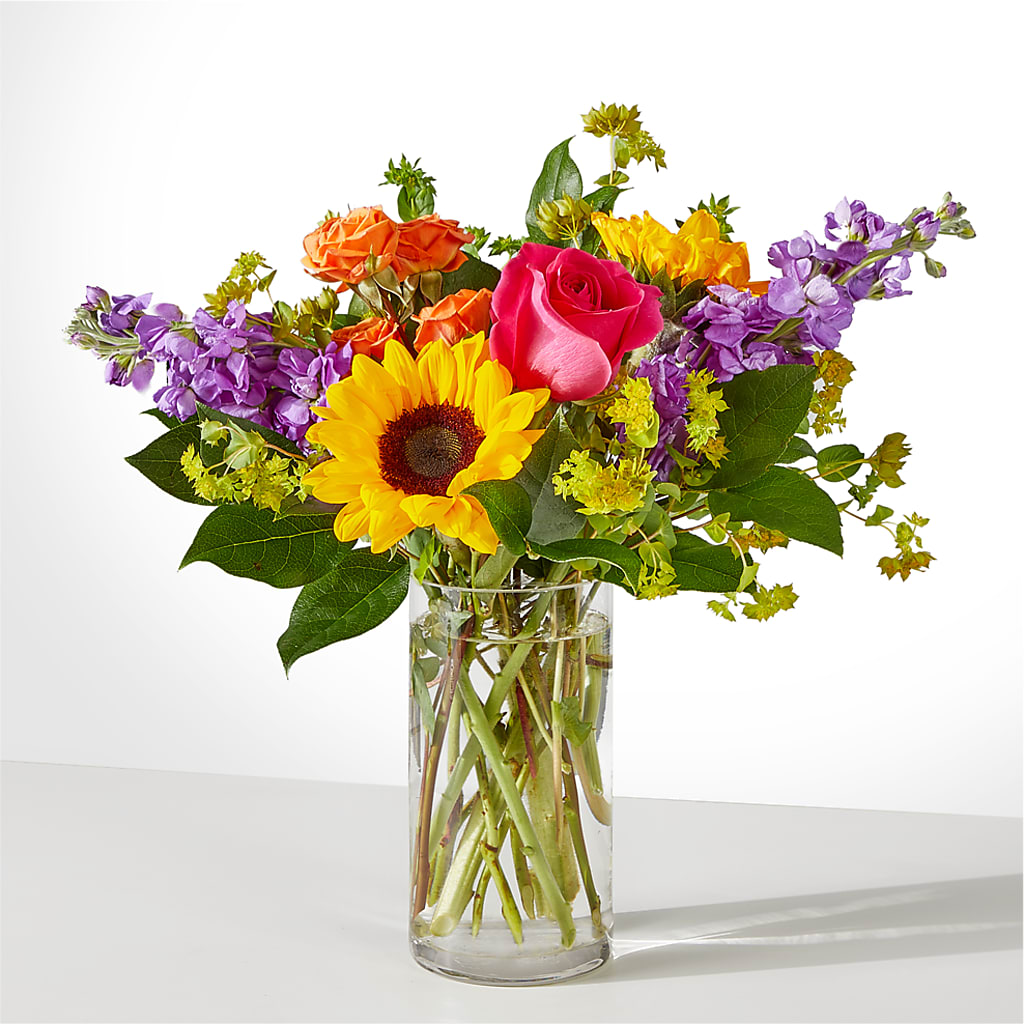 Vibrant Greetings Bouquet – HOLLOW TREE GIFTS & FLORAL LLC, Cascade IA