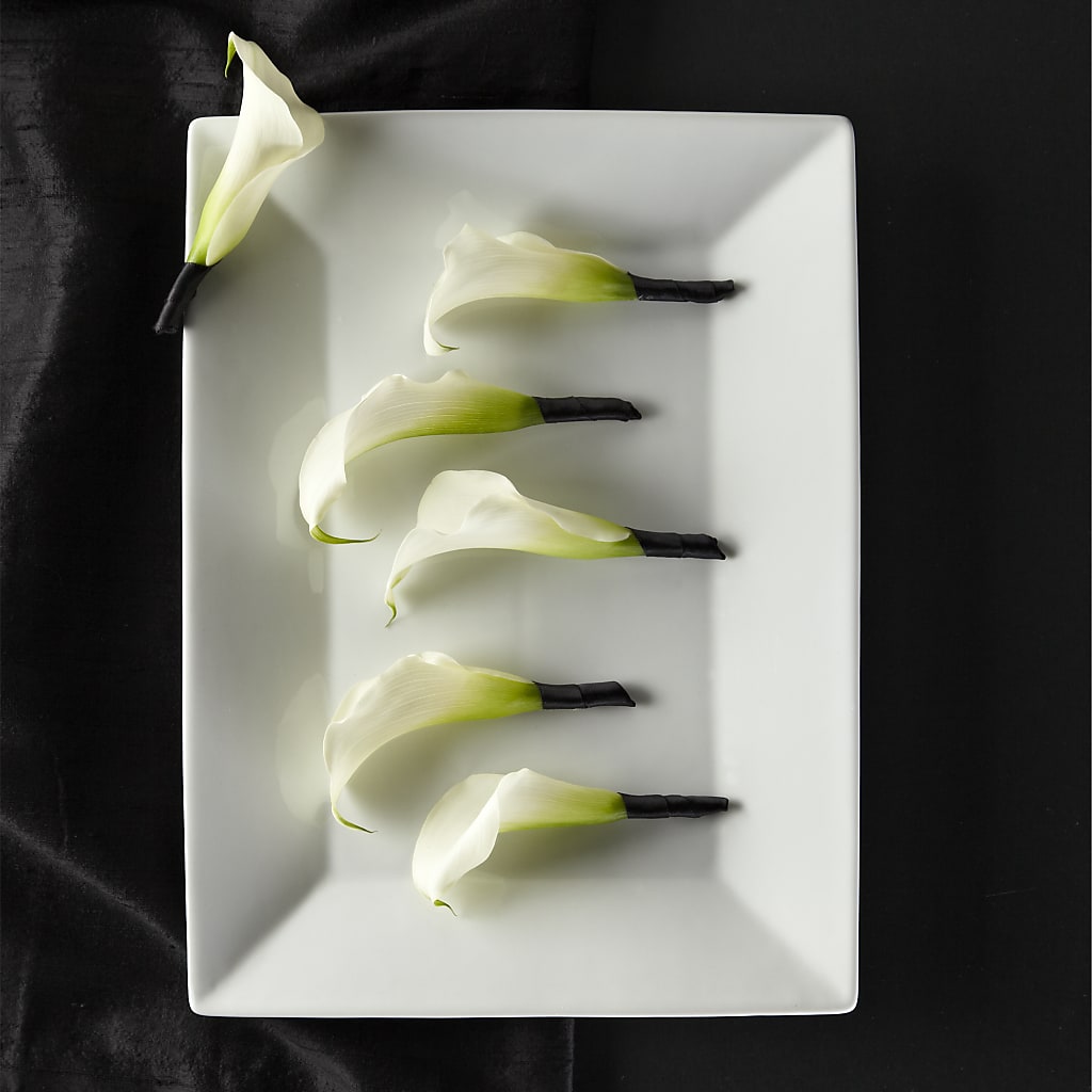 Calla Lily Promise Boutonniere – HOLLOW TREE GIFTS & FLORAL LLC, Cascade IA