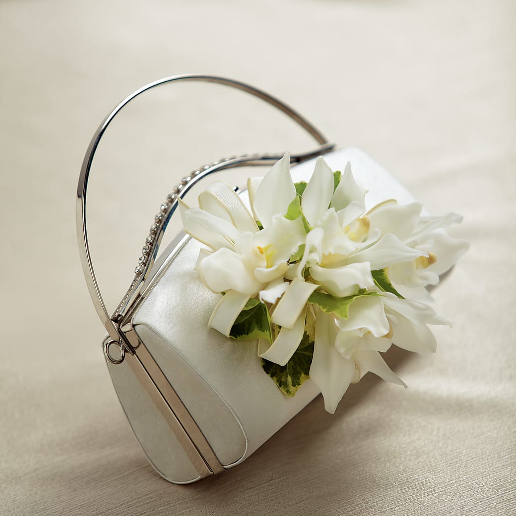 White Purse Decor – HOLLOW TREE GIFTS & FLORAL LLC, Cascade IA