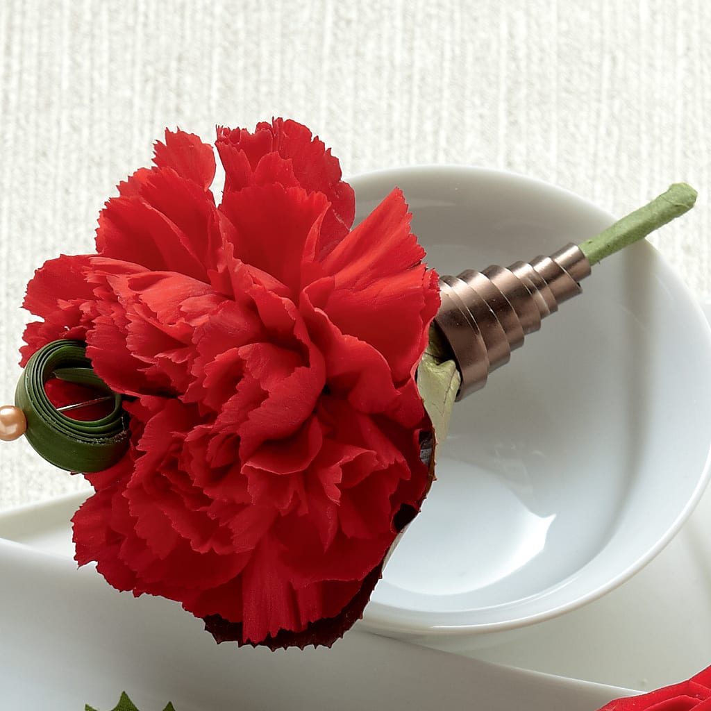 Red Carnation Boutonniere – HOLLOW TREE GIFTS & FLORAL LLC, Cascade IA