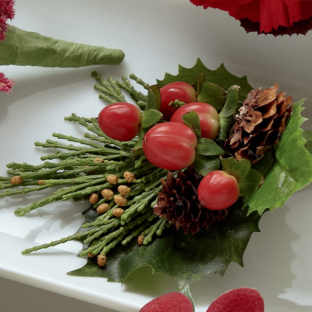 Red Berry Boutonniere – HOLLOW TREE GIFTS & FLORAL LLC, Cascade IA