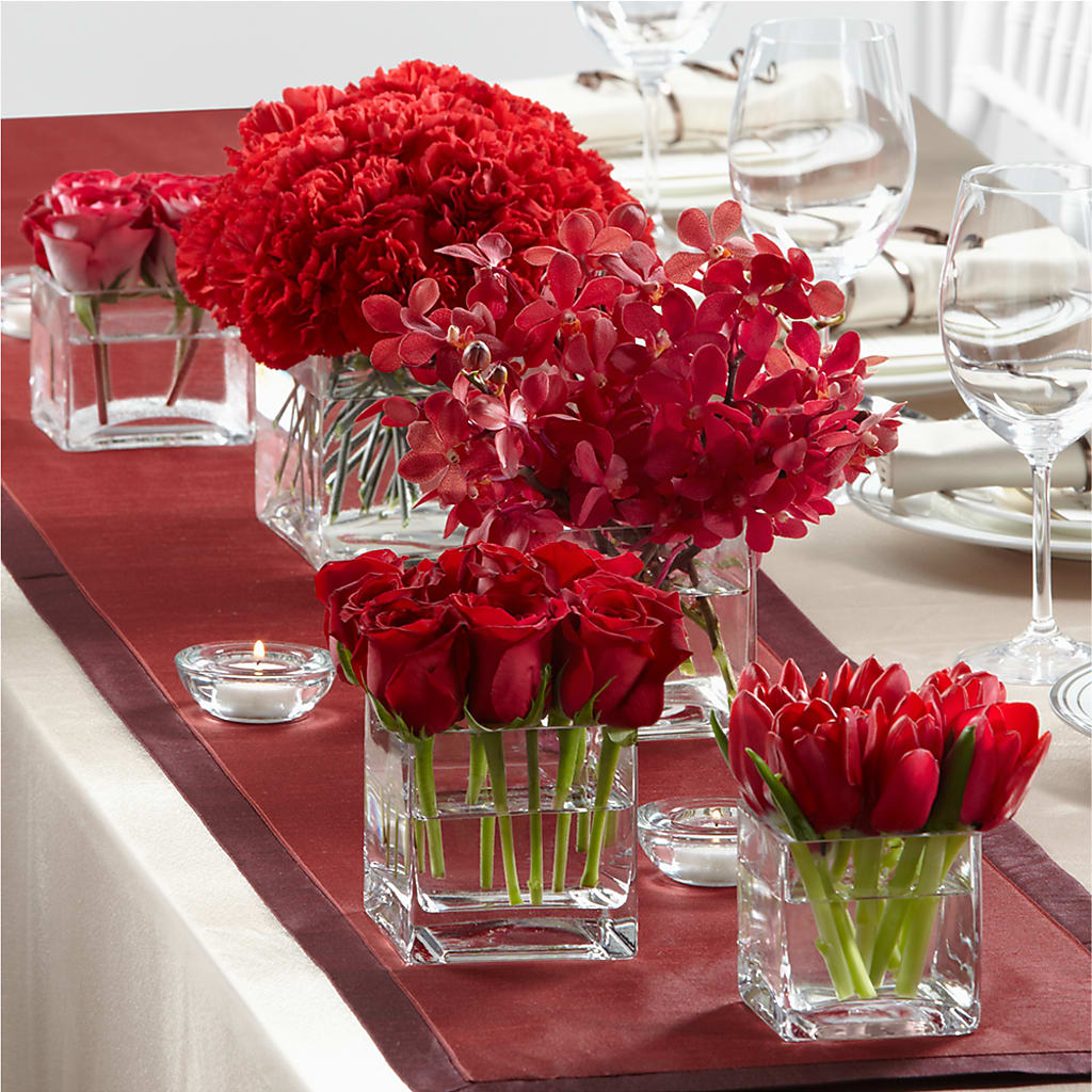Modern Grace Centerpiece – HOLLOW TREE GIFTS & FLORAL LLC, Cascade IA