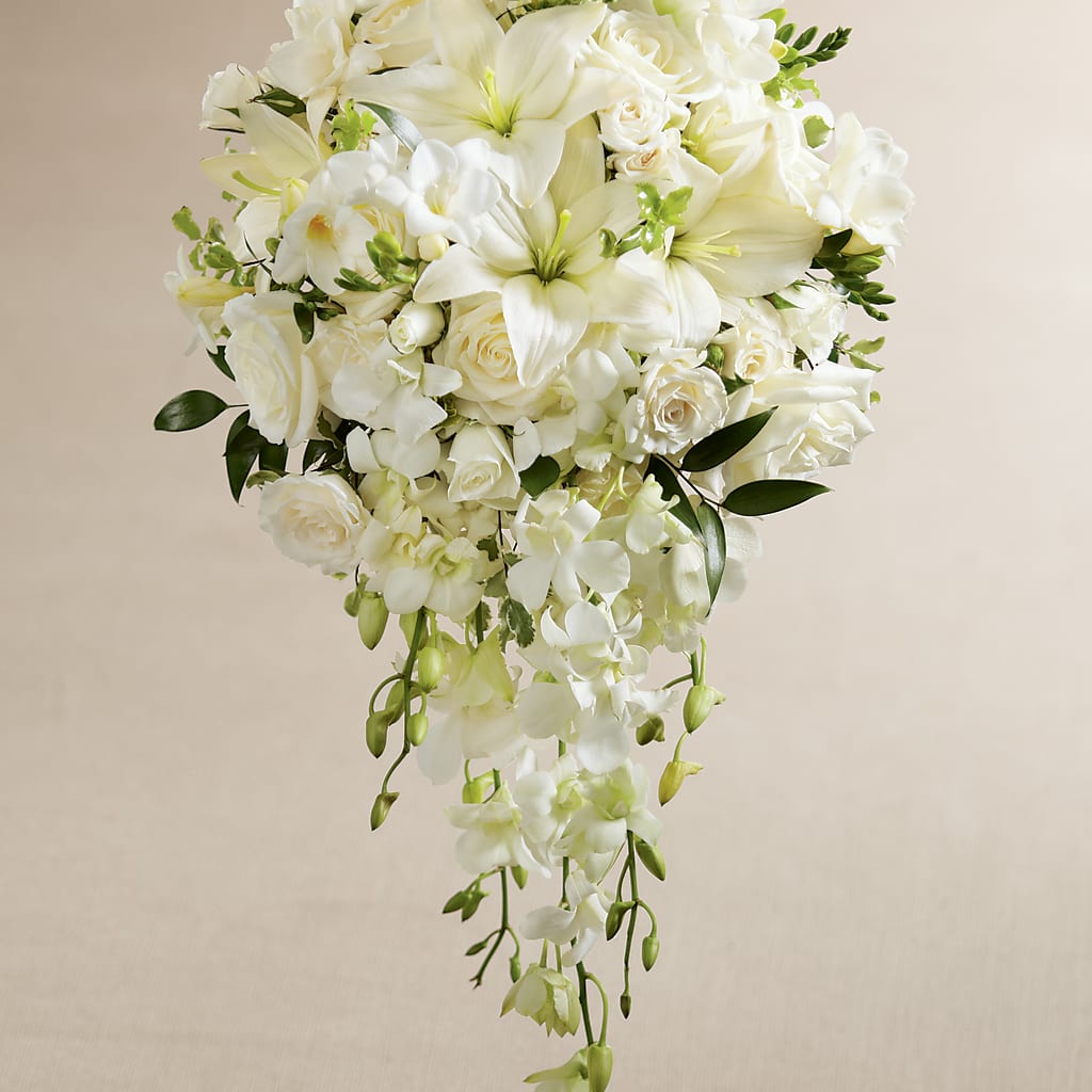 White Wonders Bouquet – HOLLOW TREE GIFTS & FLORAL LLC, Cascade IA