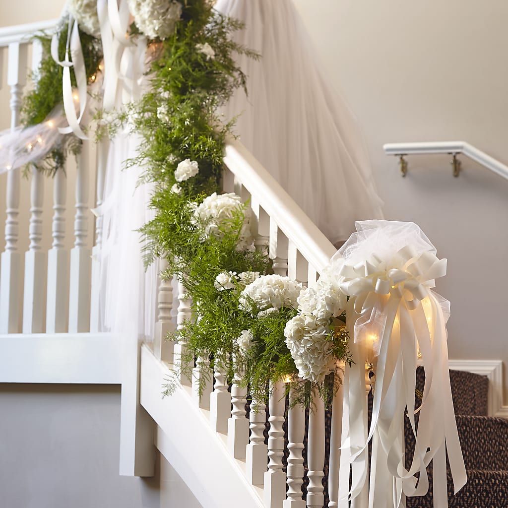 Champagne Dreams Garland – HOLLOW TREE GIFTS & FLORAL LLC, Cascade IA