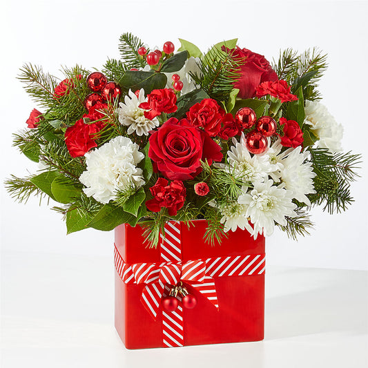 Presents Under the Tree Bouquet – HOLLOW TREE GIFTS & FLORAL LLC, Cascade IA