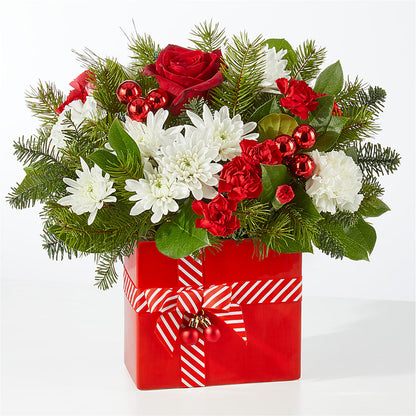 Presents Under the Tree Bouquet – HOLLOW TREE GIFTS & FLORAL LLC, Cascade IA