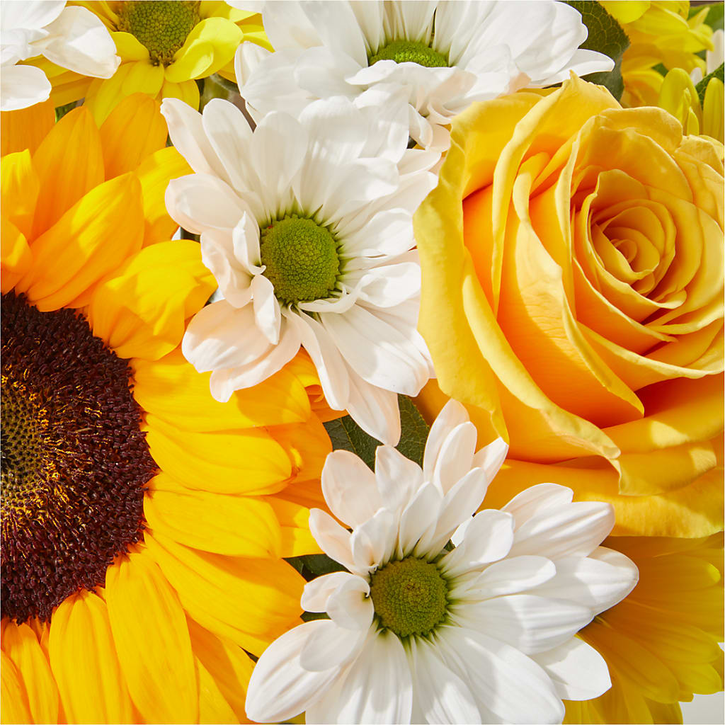 Be Happy Bouquet – HOLLOW TREE GIFTS & FLORAL LLC, Cascade IA