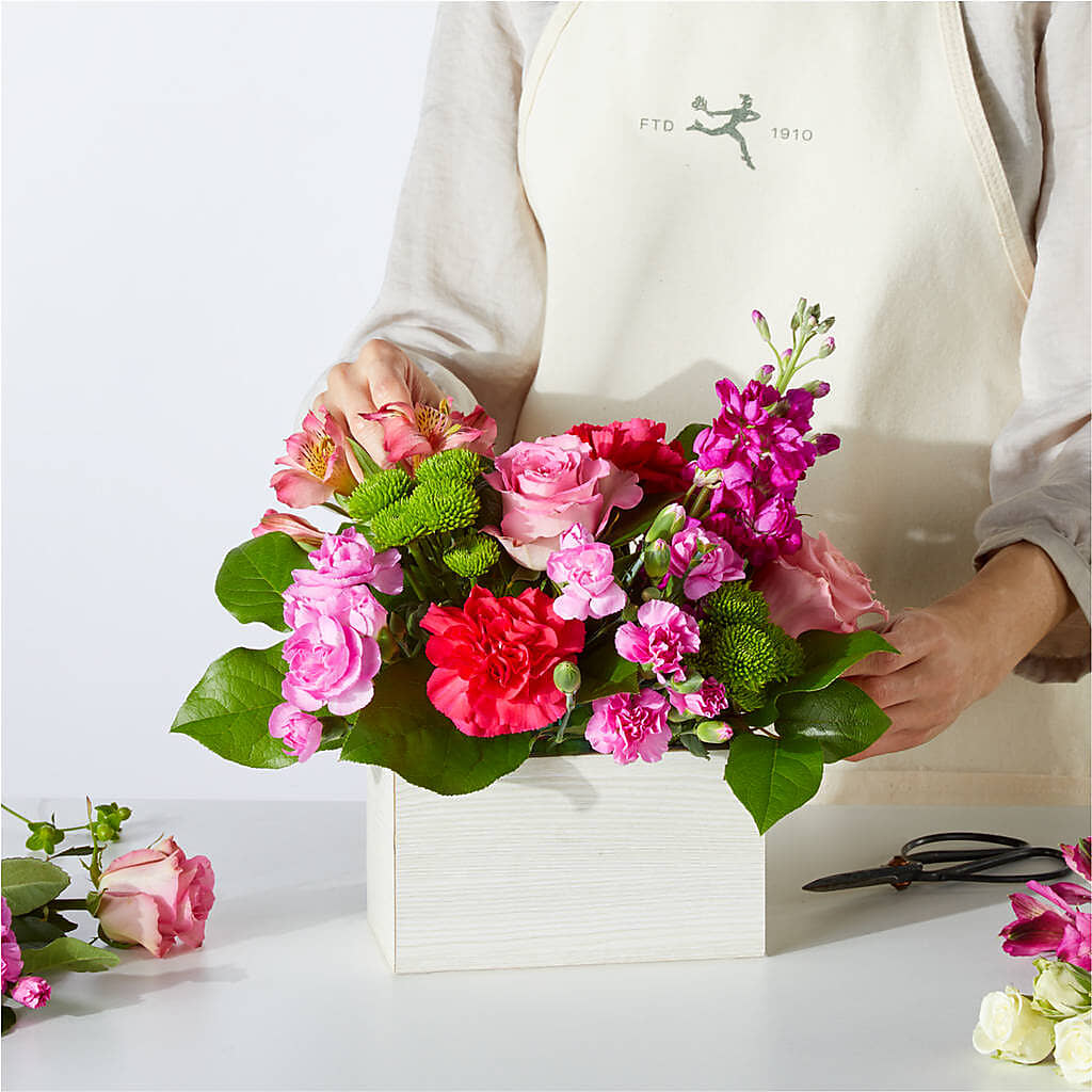 Sweetberry Box – A Florist Original – HOLLOW TREE GIFTS & FLORAL LLC, Cascade IA