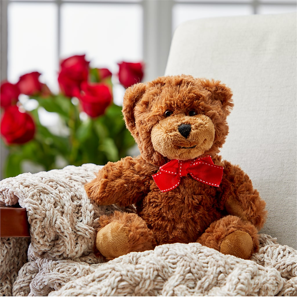 Romantic Long Stem Red Rose Bouquet Bundles – HOLLOW TREE GIFTS & FLORAL LLC, Cascade IA