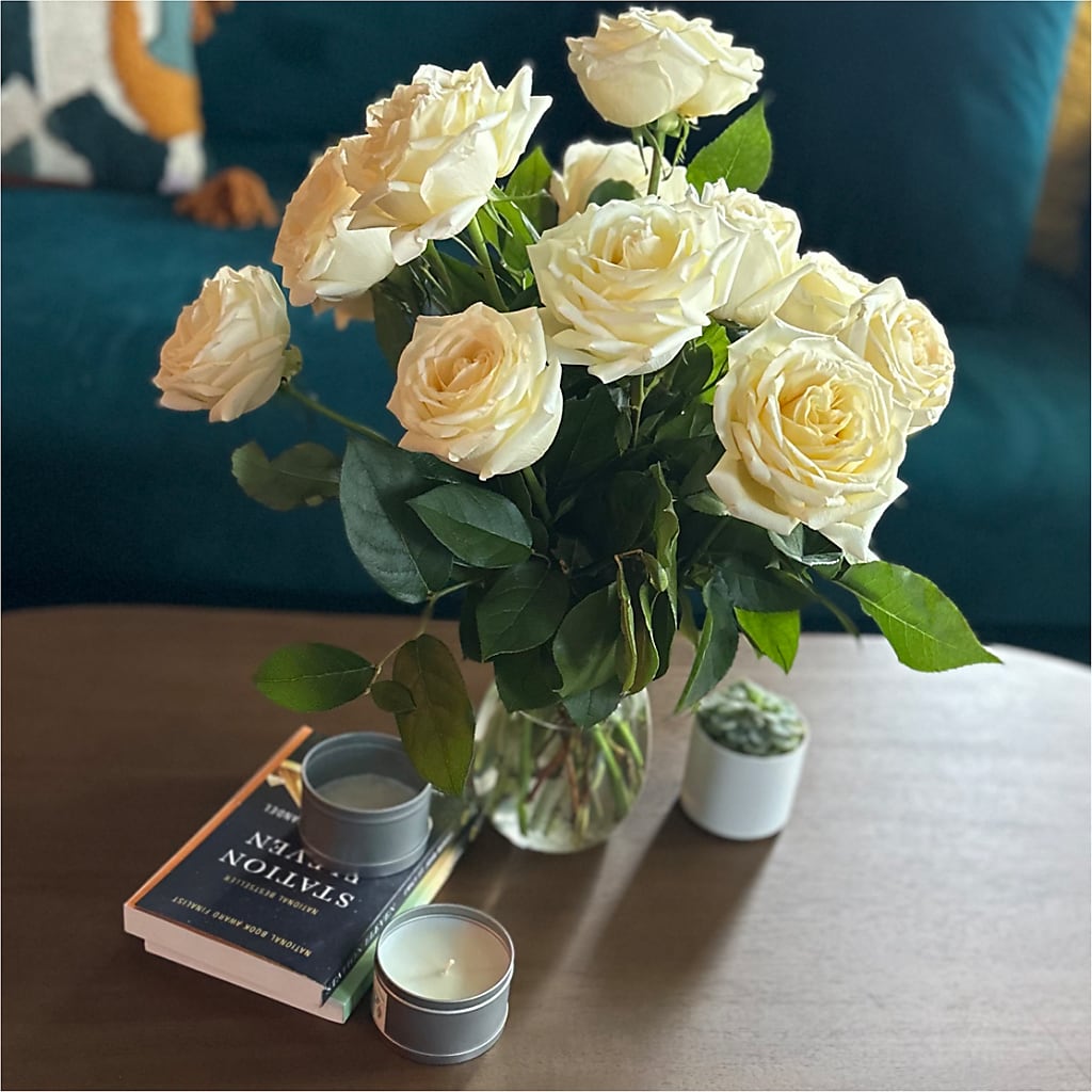 Long Stem Yellow Rose Bouquet – HOLLOW TREE GIFTS & FLORAL LLC, Cascade IA
