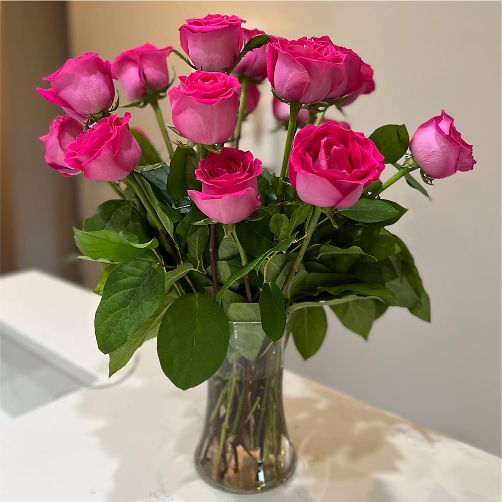 Long Stem Pink Rose Bouquet – HOLLOW TREE GIFTS & FLORAL LLC, Cascade IA