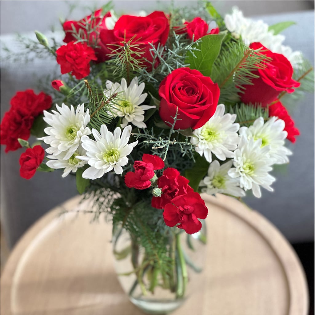 Seasonal Magic Bouquet – HOLLOW TREE GIFTS & FLORAL LLC, Cascade IA