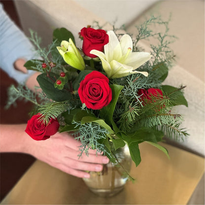 Glittering Lights Bouquet – HOLLOW TREE GIFTS & FLORAL LLC, Cascade IA