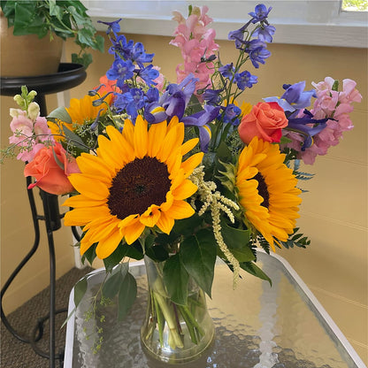 Rays of Life Bouquet – HOLLOW TREE GIFTS & FLORAL LLC, Cascade IA