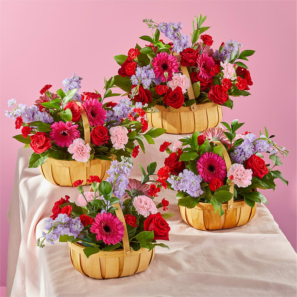 Pink Picnic Basket – HOLLOW TREE GIFTS & FLORAL LLC, Cascade IA