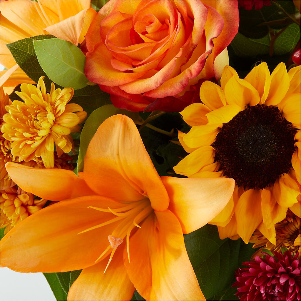 Grateful Centerpiece – HOLLOW TREE GIFTS & FLORAL LLC, Cascade IA