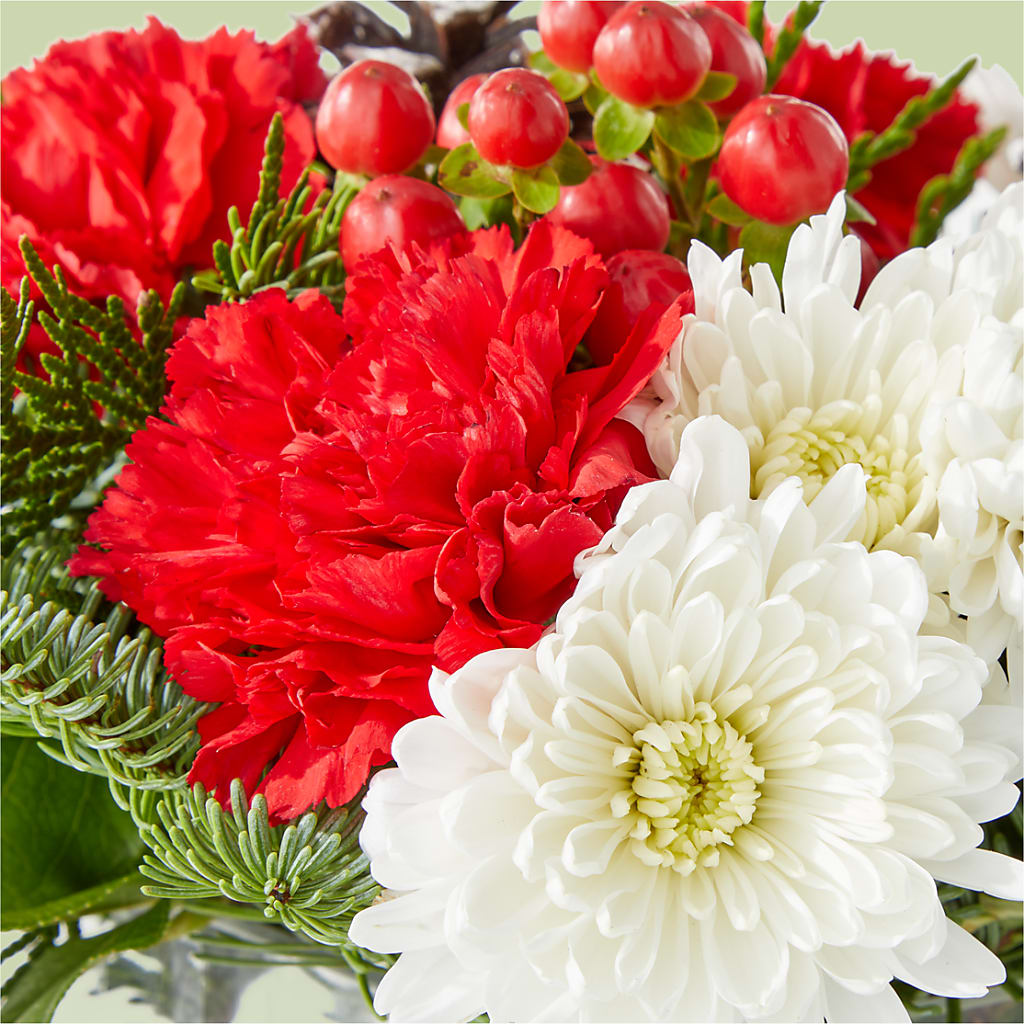 Snow Angel Bouquet – HOLLOW TREE GIFTS & FLORAL LLC, Cascade IA