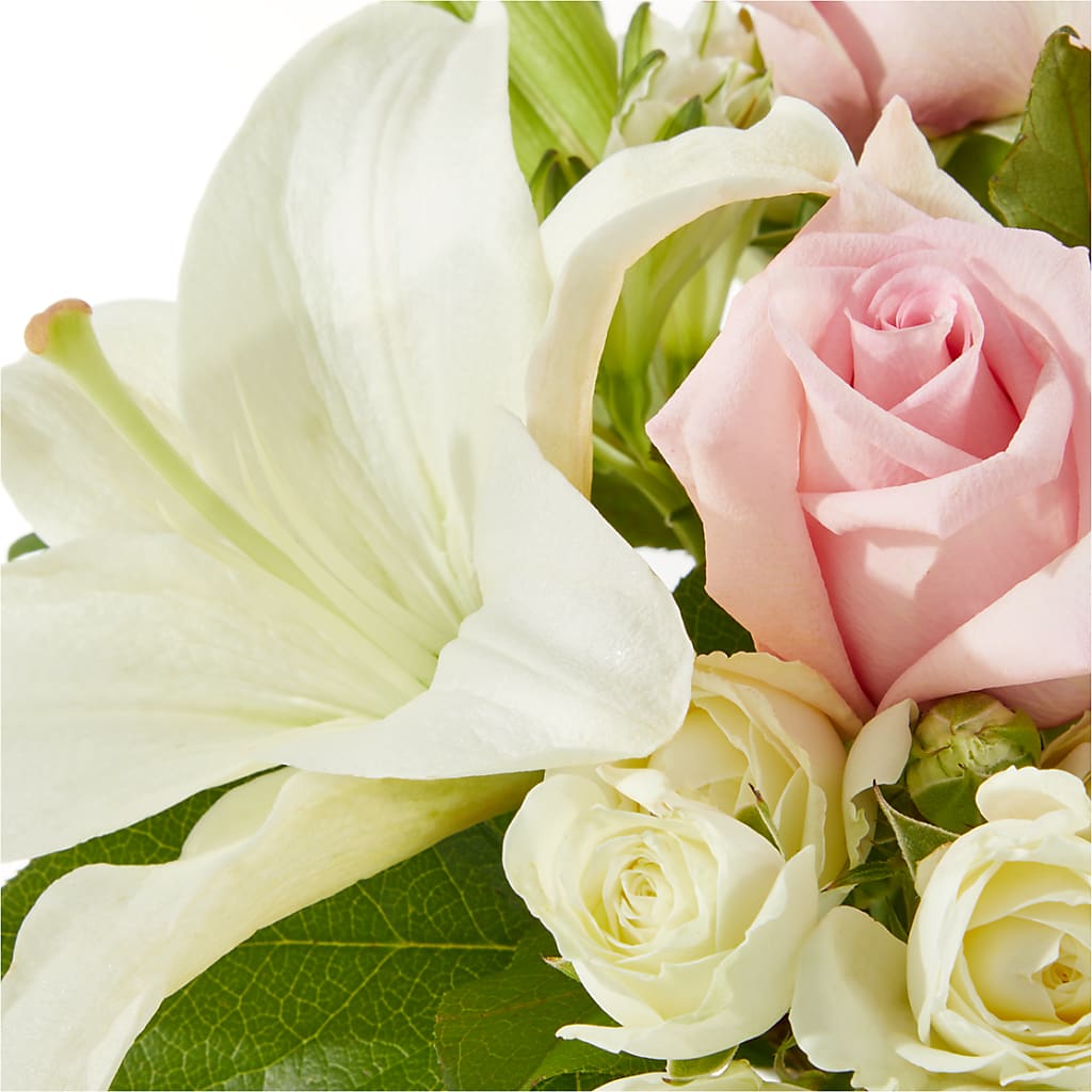 Kindhearted Bouquet – HOLLOW TREE GIFTS & FLORAL LLC, Cascade IA