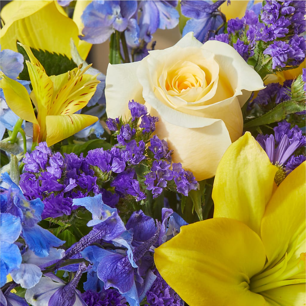 Limoncello Bouquet – HOLLOW TREE GIFTS & FLORAL LLC, Cascade IA