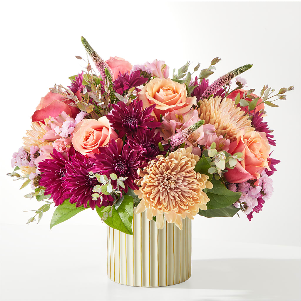 Berry Cobbler Bouquet with Ivory Vase – HOLLOW TREE GIFTS & FLORAL LLC, Cascade IA