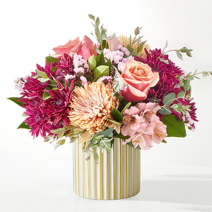 Berry Cobbler Bouquet with Ivory Vase – HOLLOW TREE GIFTS & FLORAL LLC, Cascade IA