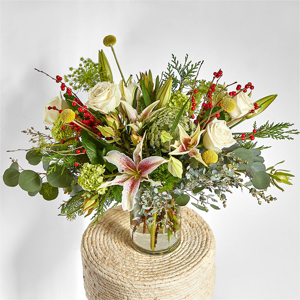 Berry & Bright Bouquet – HOLLOW TREE GIFTS & FLORAL LLC, Cascade IA