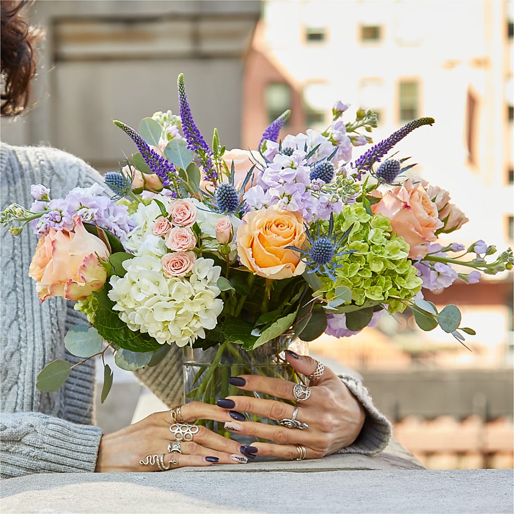 Porch Swing Bouquet – HOLLOW TREE GIFTS & FLORAL LLC, Cascade IA