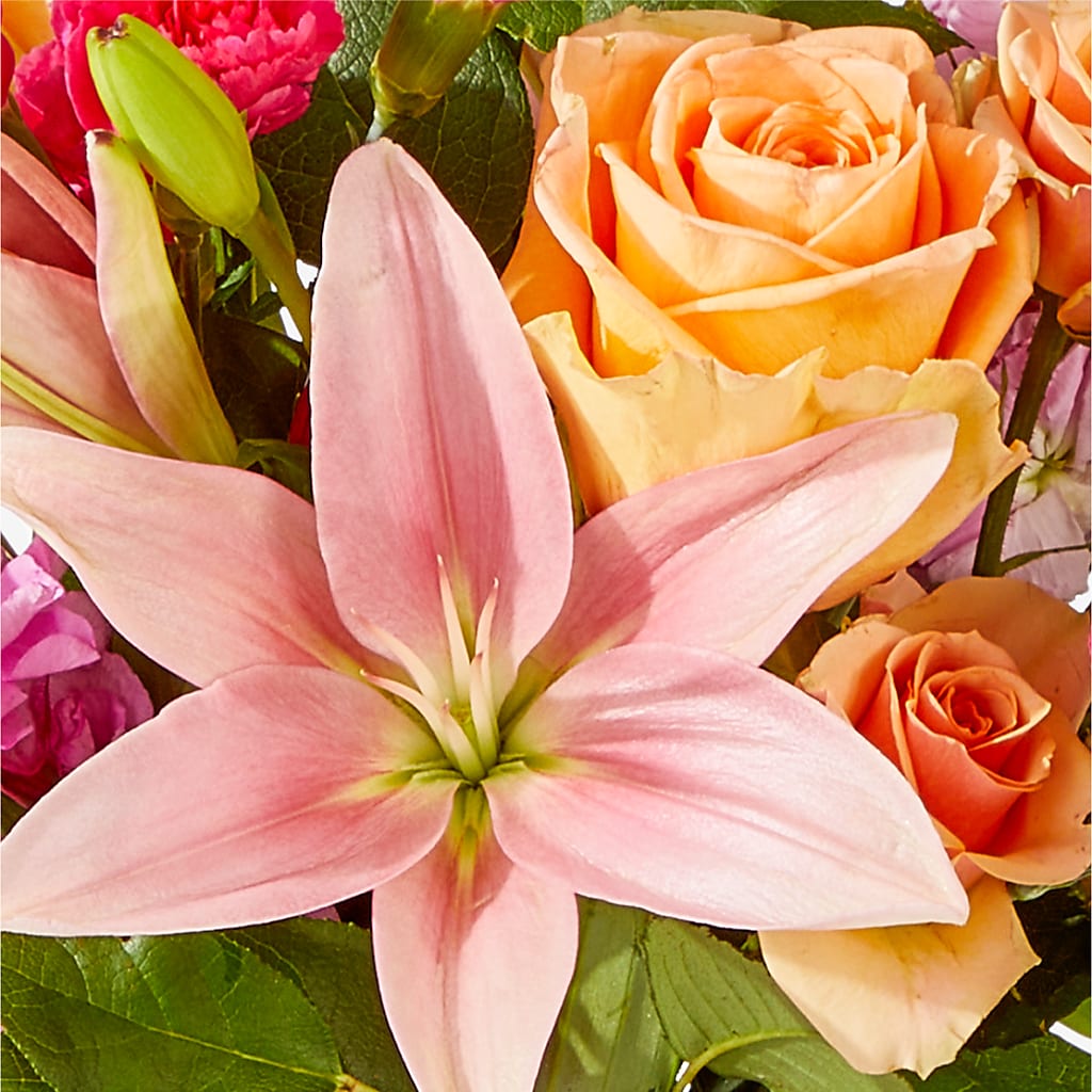 Bisous Bouquet – HOLLOW TREE GIFTS & FLORAL LLC, Cascade IA
