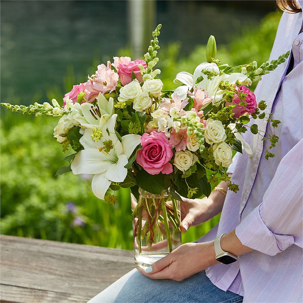 Fondly Bouquet – HOLLOW TREE GIFTS & FLORAL LLC, Cascade IA
