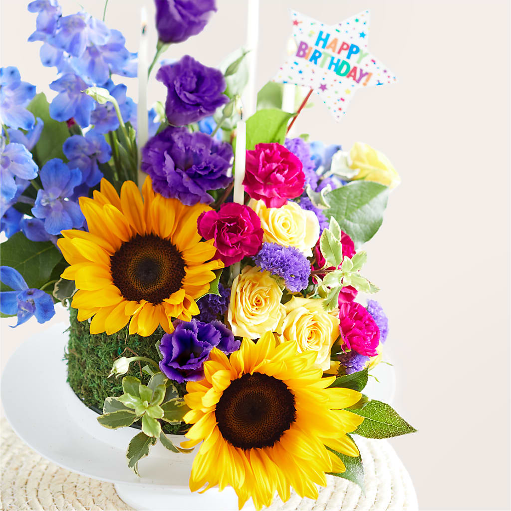 Star of the Day Floral Cake – HOLLOW TREE GIFTS & FLORAL LLC, Cascade IA