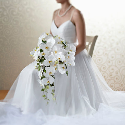 Classic White Bouquet – HOLLOW TREE GIFTS & FLORAL LLC, Cascade IA