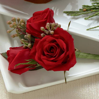 Red Spray Rose Boutonniere – HOLLOW TREE GIFTS & FLORAL LLC, Cascade IA
